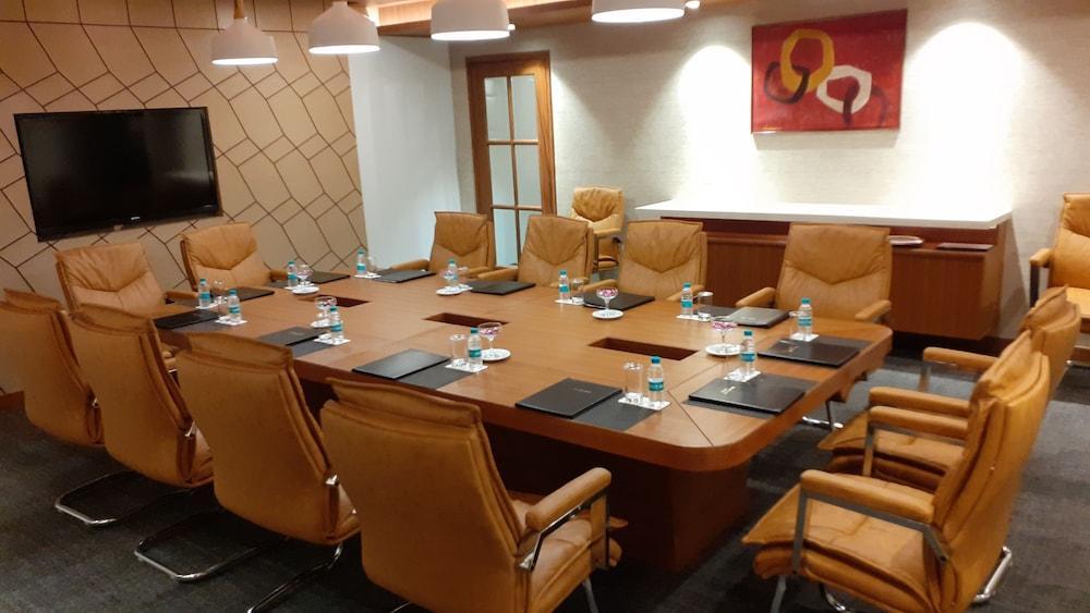 Ramada By Wyndham Jalandhar City Center Kültér fotó