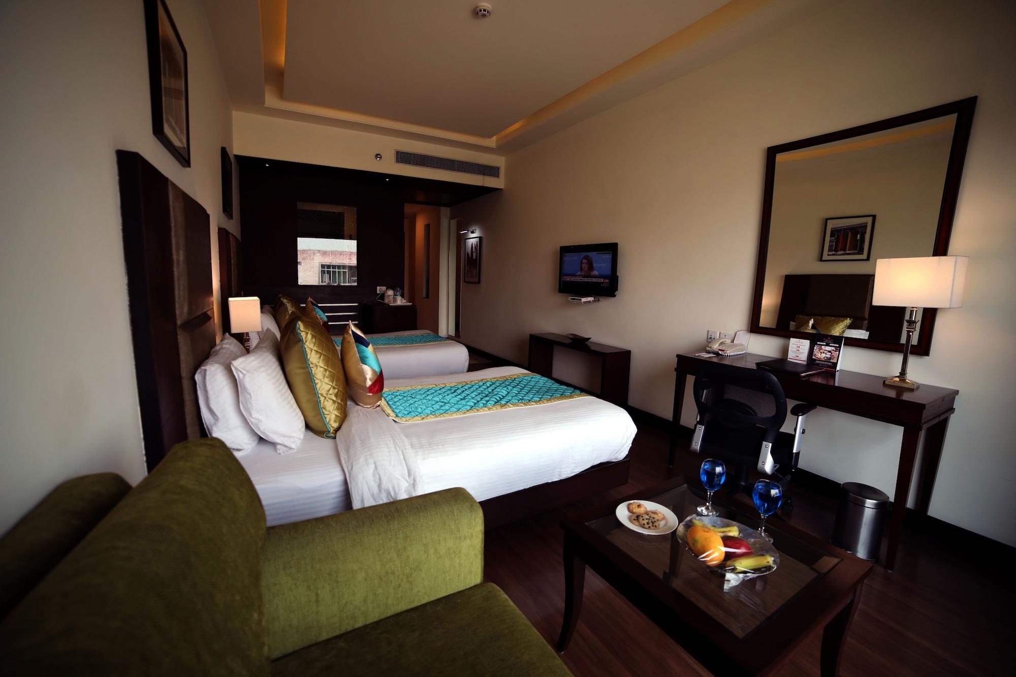 Ramada By Wyndham Jalandhar City Center Kültér fotó