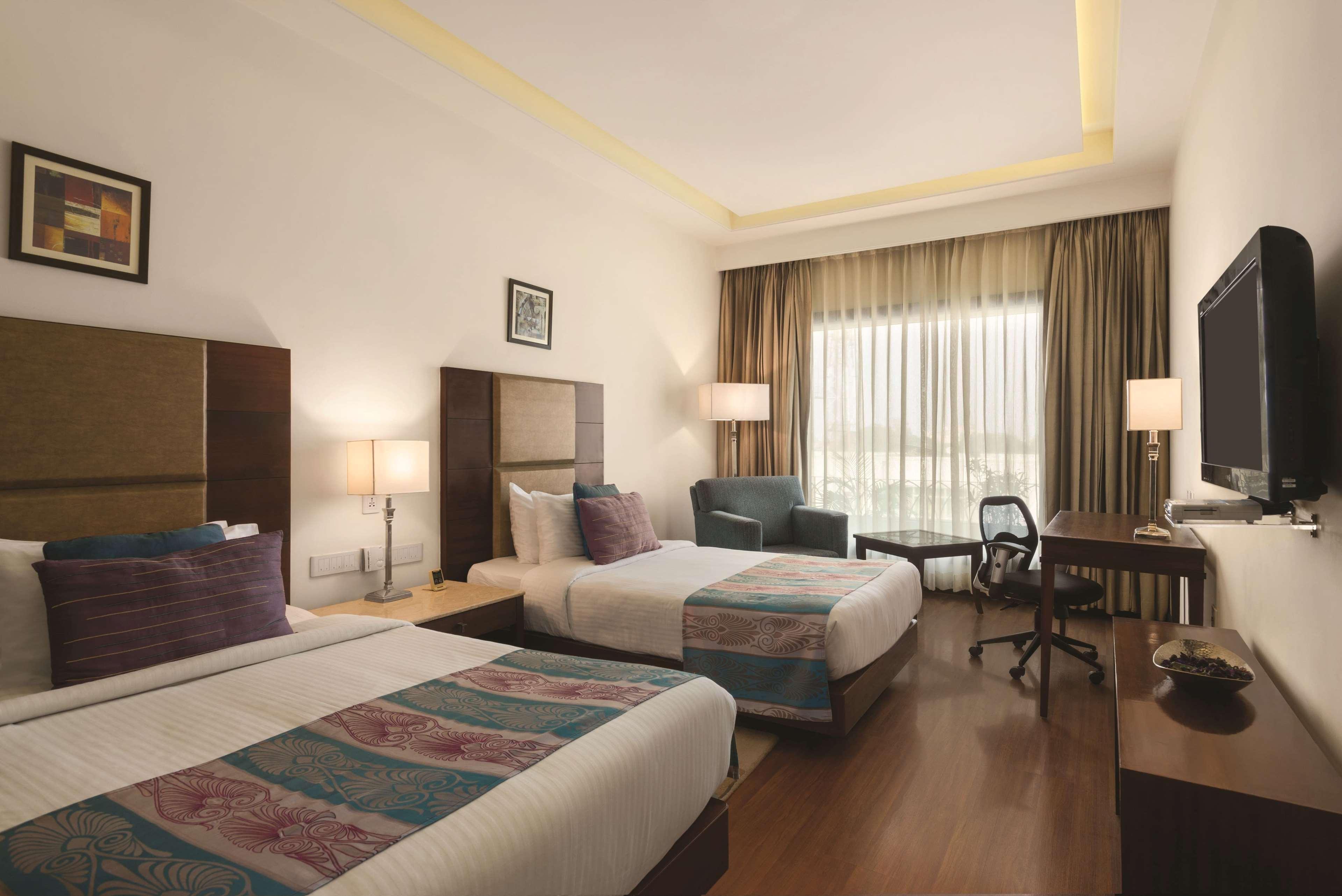 Ramada By Wyndham Jalandhar City Center Kültér fotó