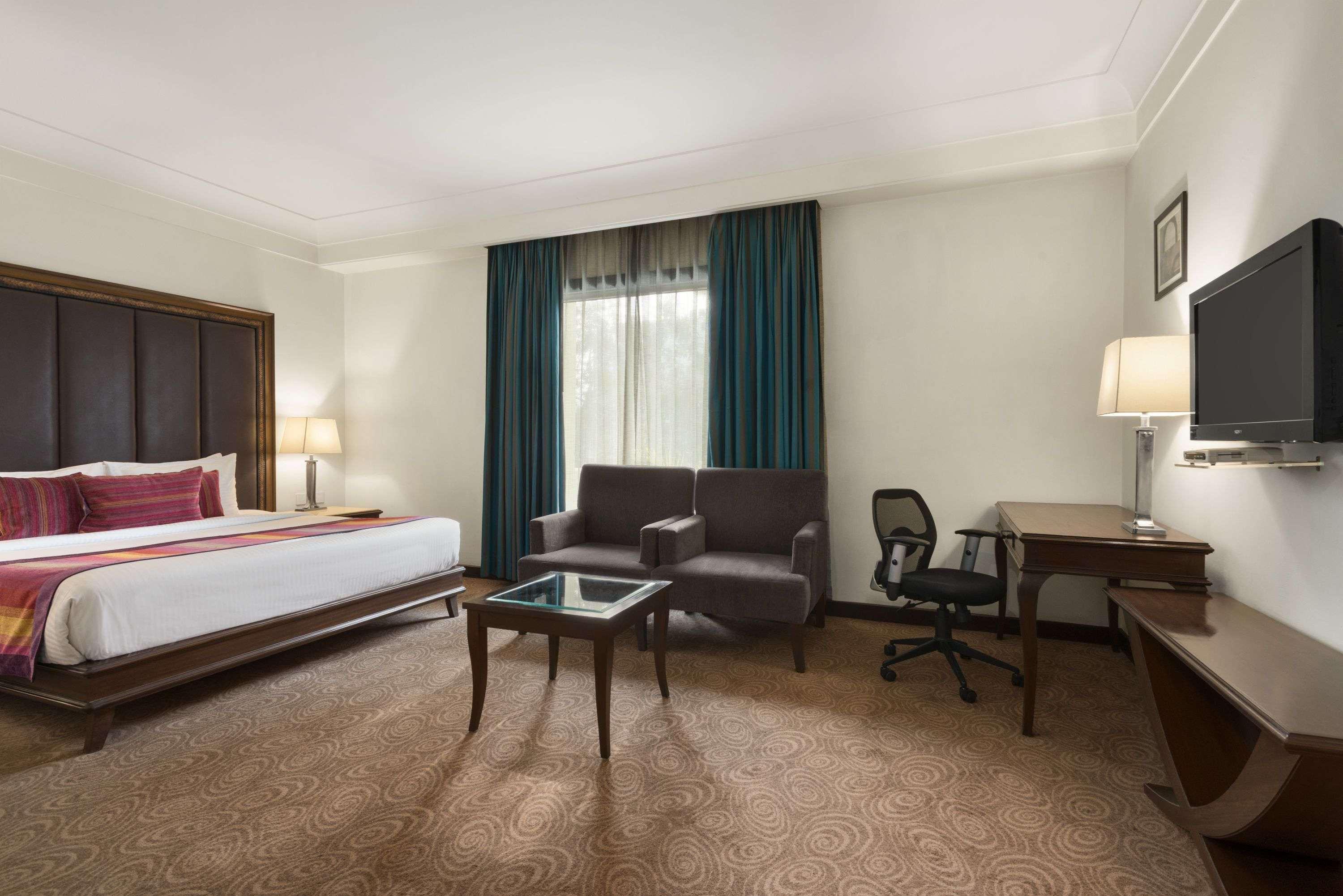 Ramada By Wyndham Jalandhar City Center Kültér fotó