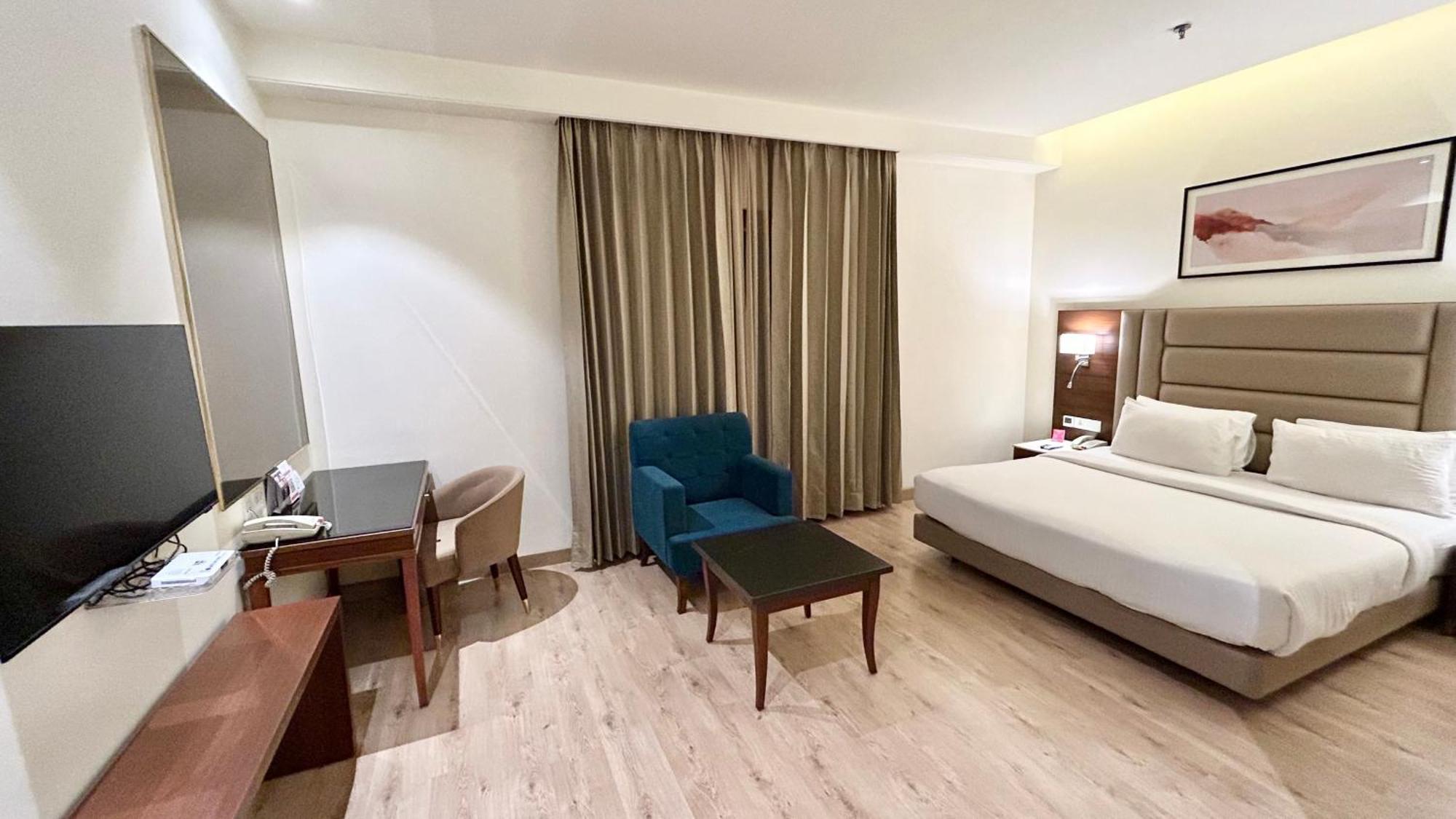 Ramada By Wyndham Jalandhar City Center Kültér fotó
